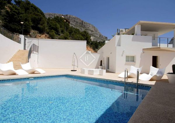 Luxury Villa for rent in Altea, Spain