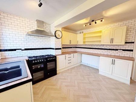 Market Crescent, Wingate, TS28 - Photo 2