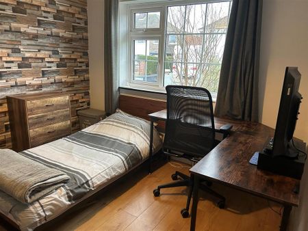 2 bedroom semi-detached bungalow to rent - Photo 3