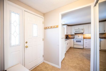 For Lease - 844 Grandview Drive, Oshawa, Ontario - Photo 5