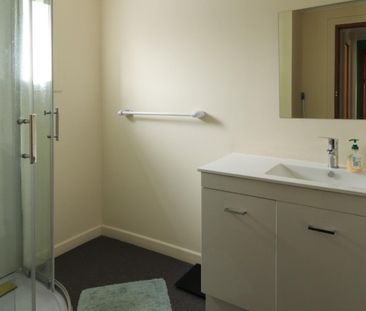 Room for rent in Shared housing - Photo 6