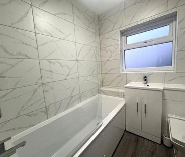 2 bedroom semi-detached house to rent - Photo 5