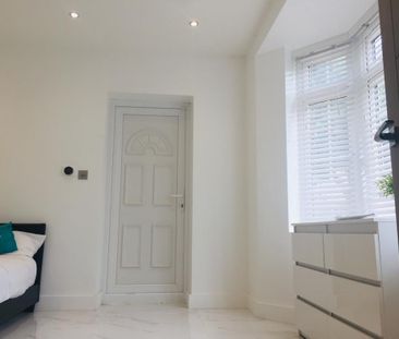 Studio Flat, Chaucer Avenue, TW9 - Photo 3