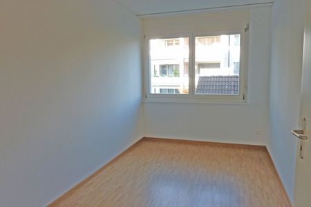 Modern, bright and spacious apartment - Photo 2