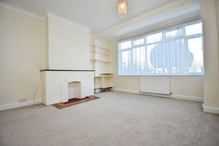 Terraced House to rent - Widmore Road, Bromley, BR1 - Photo 2