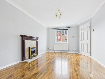 4 bedroom end of terrace house to rent - Photo 2