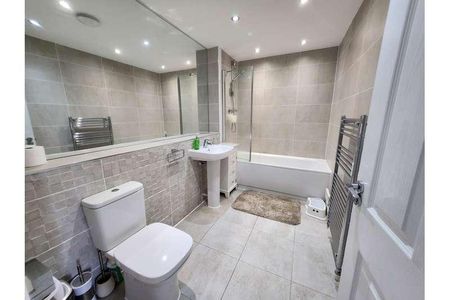 Majestic, Bridgwater, TA6 - Photo 5