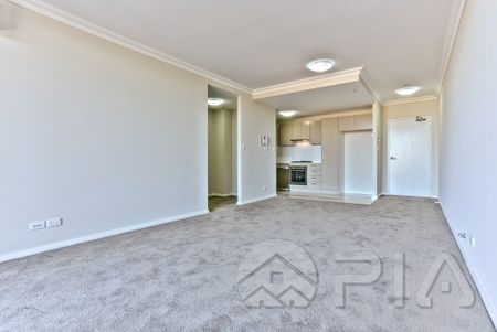 Modern 1 bedroom apartment with FREE GYM in Unrivalled Location! - Photo 3