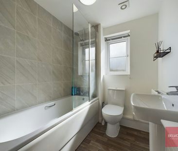 Flat to rent on - Photo 2