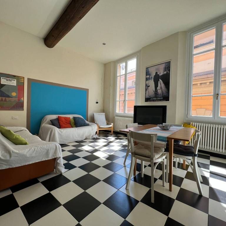 Ampio e luminoso monolocale, Ottimo stato, Centro Storico - Photo 1