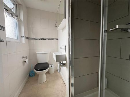 House share to rent - Photo 4