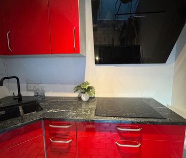 Erstbezug nach Sanierung 2 Zi.- vollausgestattet mit neuer Küche - Foto 1