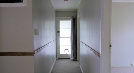 3 Bedroom Family Home in Takaro - Photo 5