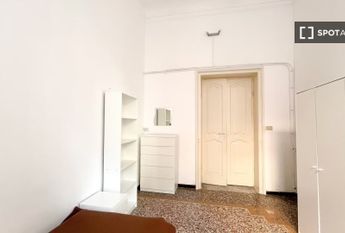 genoa, Liguria 16124