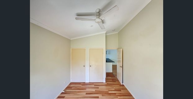 Spacious Family Home - walk to the shops - Photo 1