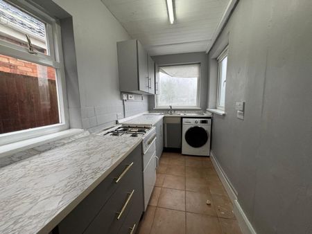 3 bedroom House To Let - Photo 4