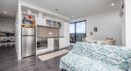 1 Bedroom, Furnished, Near Lynn Mall - Photo 2