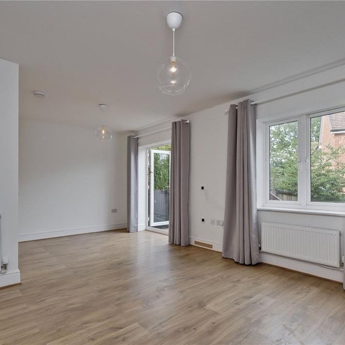 4 bedroom semi-detached house to rent - Photo 1