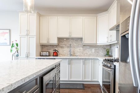 For Lease - 8 Bannister Crescent Unit# Upper, Brampton, Ontario - Photo 4