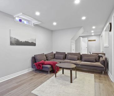 For Lease - 4 Glouster Court, Richmond Hill, Ontario - Photo 3