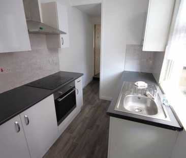 3 bedroom terraced house to rent - Photo 6