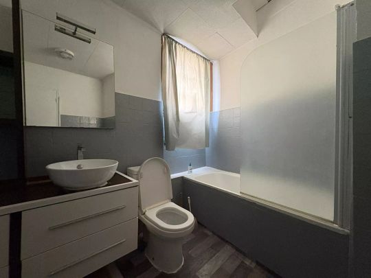 Maison de ville LA COURONNE - Photo 1