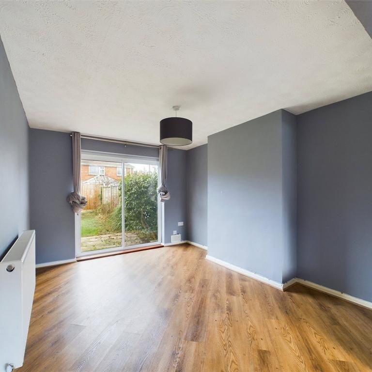 3 bedroom semi-detached house to rent - Photo 1