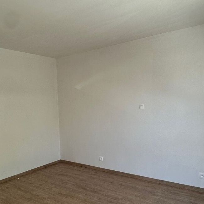 Rijwoning te huur in Sint-Pieters-Kapelle voor € 995 met 3 slaapkamers - Photo 1