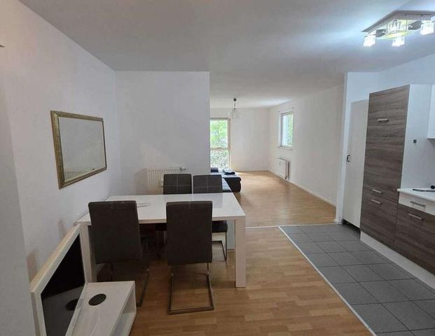 *Single Wohnung teil möbiliert mit Küche in Toplage!* - Photo 1