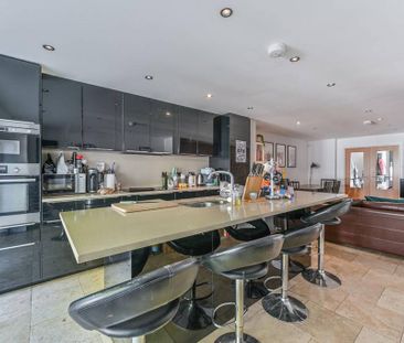 5 bedroom house to rent - Photo 1