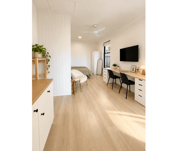 Largest Townhouse in the Complex – Spacious & Renovated! - Photo 4
