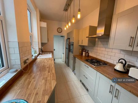 2 bedroom terraced house to rent - Photo 5