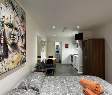 Studio to rent - Photo 3