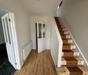 3 bedroom end of terrace house to rent - Photo 4