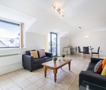 2 bedroom flat to rent - Photo 2