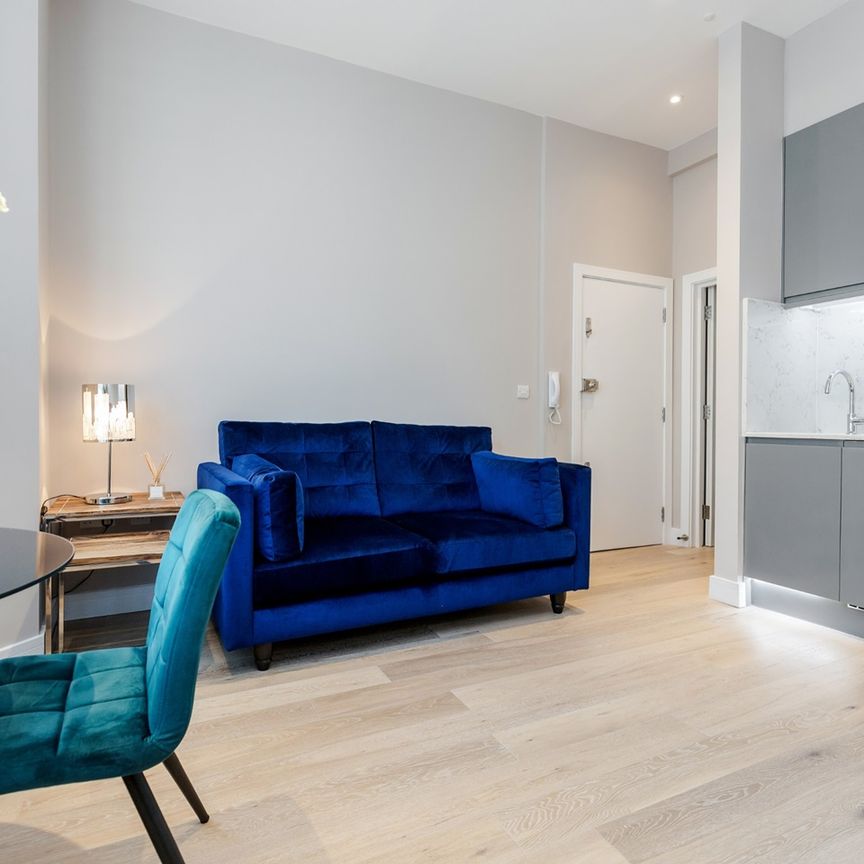 2 Bed Flat, North Kensington, W12 - Photo 1