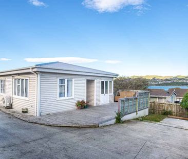 3-bed family home in Titahi Bay - Photo 2
