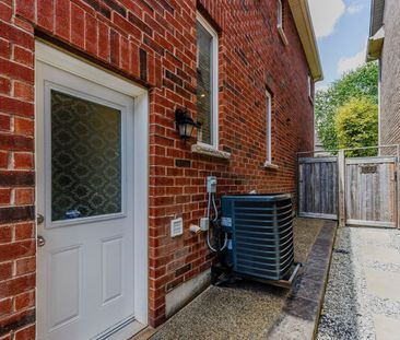 For Lease - 122 Bonnie Braes Drive, Brampton, Ontario - Photo 6