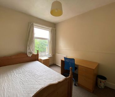 3 bedroom terraced house to rent - Photo 6