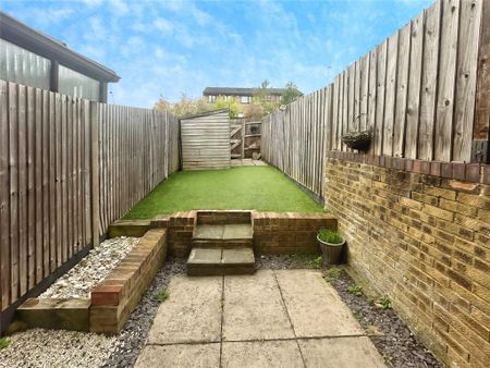 2 bedroom terraced house to rent - Photo 4