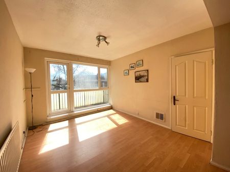 2 Bed Flat, Lovell Court, M8 - Photo 2