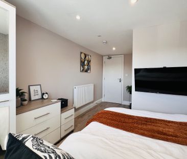 BEDROOM 1 LARGE DOUBLE ENSUITE - Photo 5