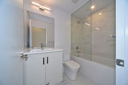 For Lease - 10 Honeycrisp Crescent Unit# 909, Vaughan, Ontario - Photo 5