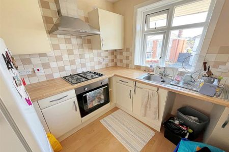 1 bedroom flat to rent - Photo 3