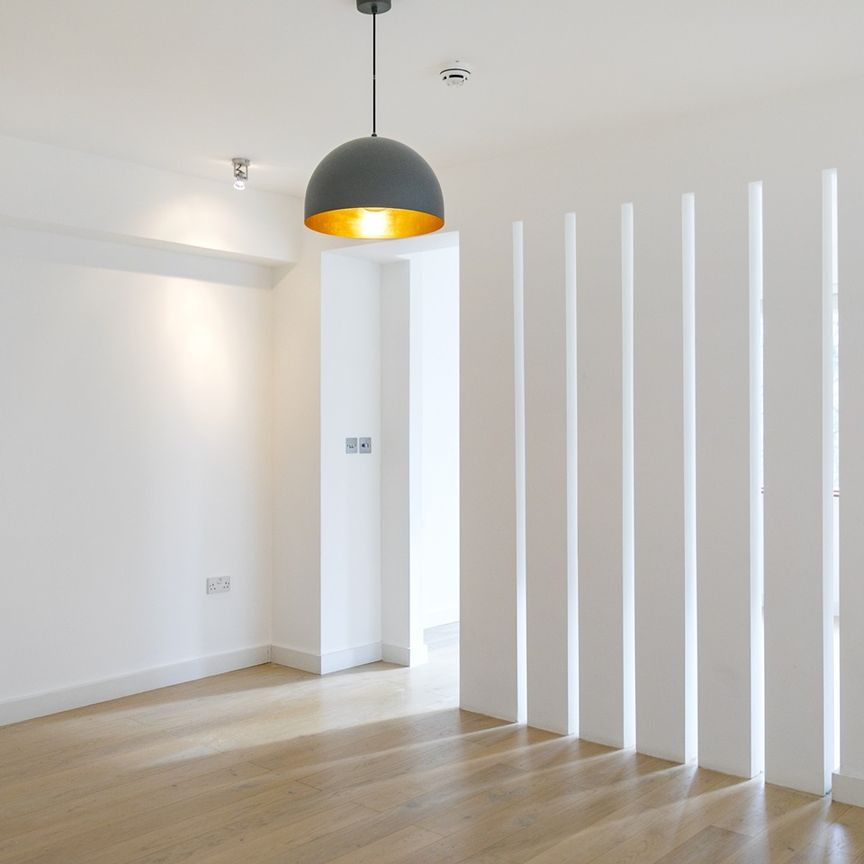 1 Bed Flat, Featherstone Street, EC1Y - Photo 1