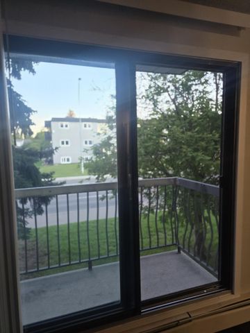 Modern 1 Bedroom Apartment Downtown Available Now - Photo 2