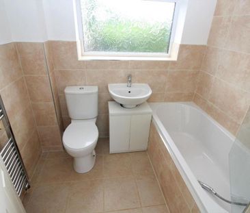 2 bedroom semi-detached house to rent - Photo 3