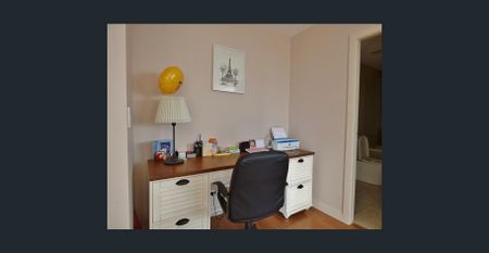 SUPERB FURNISHED EXECUTIVE APT, NTH ASPECT & FANTASTIC WATER VIEWS - Photo 4