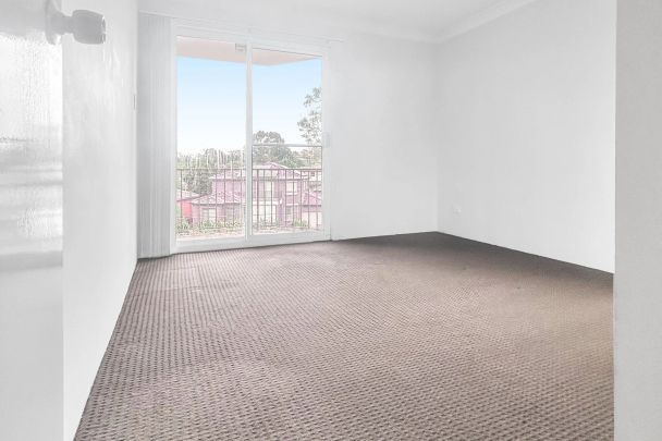Two-Bedroom Unit with Balcony & Garage – Prime Location Near Westmead & Parramatta! - Photo 1