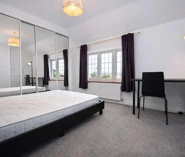 Woodside Road, Guildford, Surrey, GU2 - Photo 1